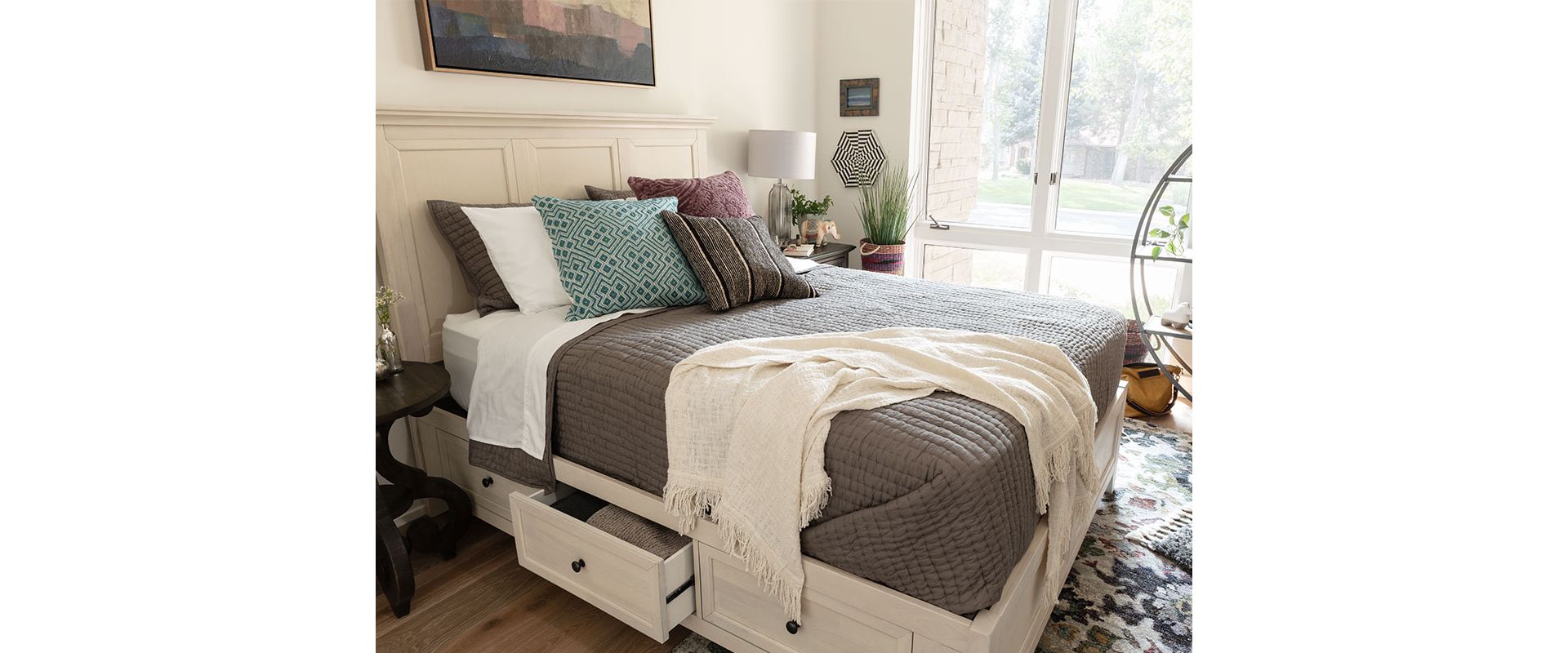 Furniture row deals queen bed