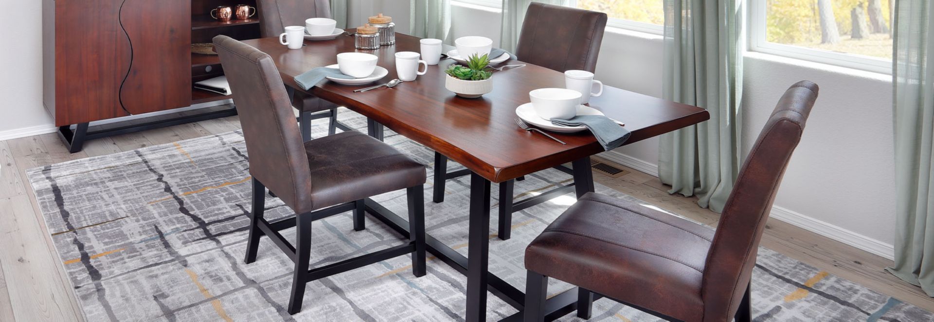 Boundary Dining Set