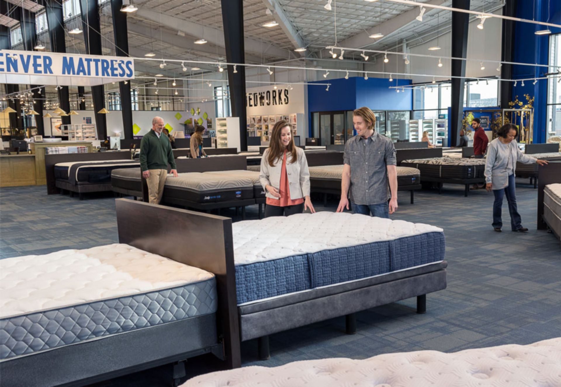 Doctor's Choice Mattress with customers in Denver Mattress Store.