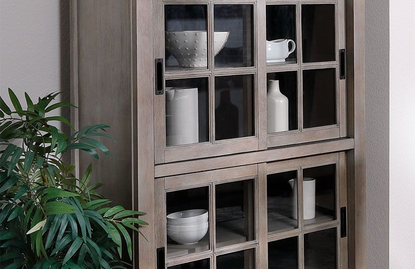 China Cabinet Close-Up